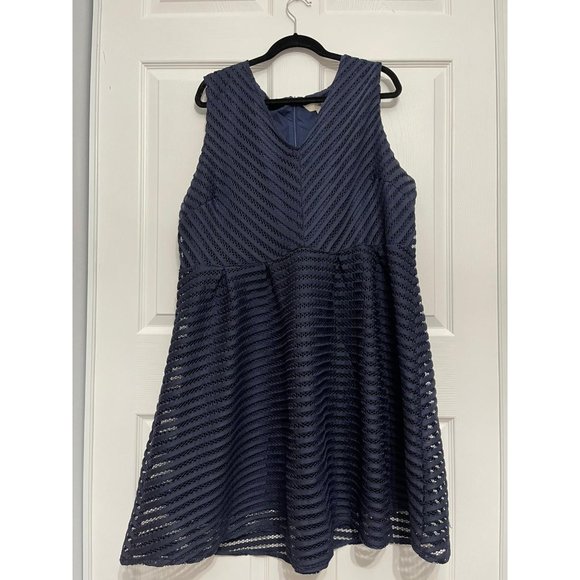 ASOS Curve Textured Scuba Dress - Picture 6 of 6